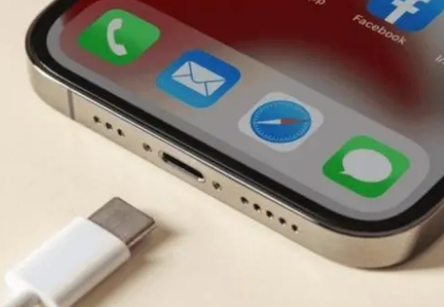 镇康苹果15维修分享iPhone15改USB-C接口后能和安卓用户互借充电器吗 